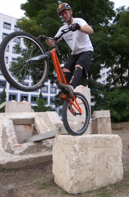 Trialaction